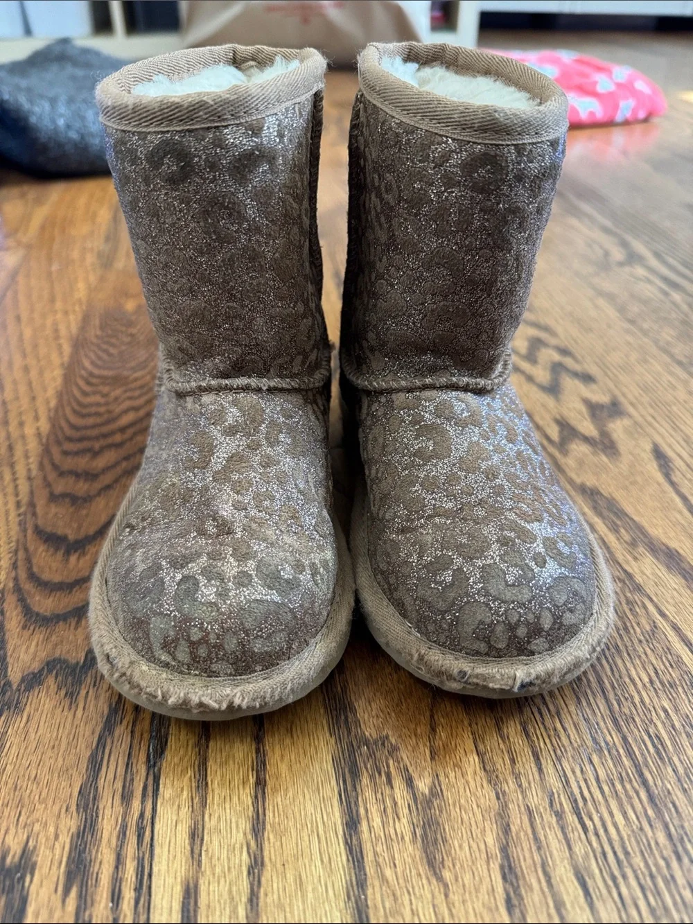 UGG Girl's Classic II Metallic Glitter Leopard Suede Boots, Baby/Toddler SZ 10